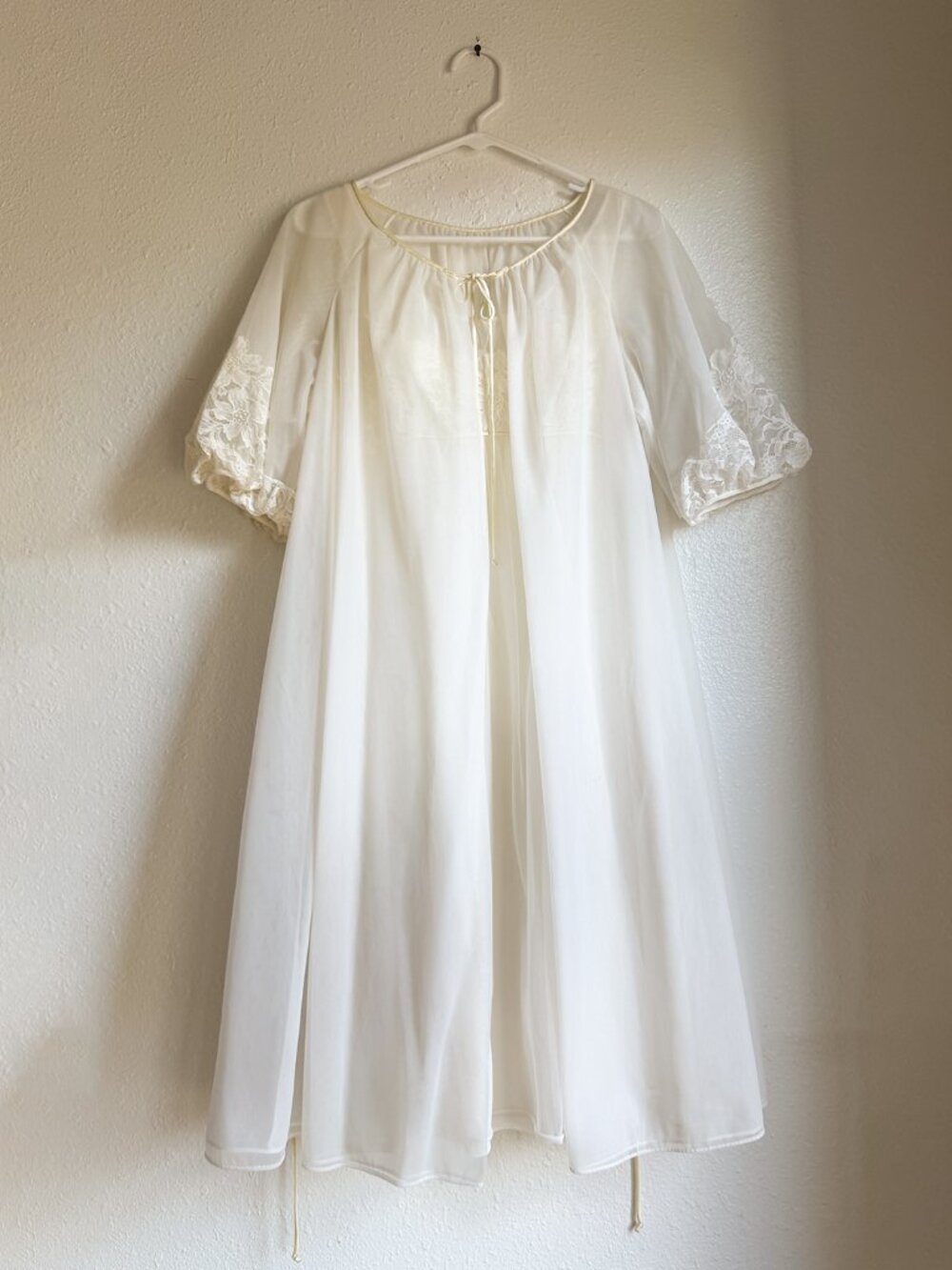 Vintage 1950s-1960s Lace Chiffon Peignoir Set - Nightgown & Robe